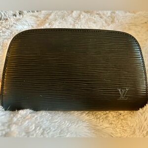 Authentic Louis Vuitton Dauphine 17 Cosmetic Pouch, Black